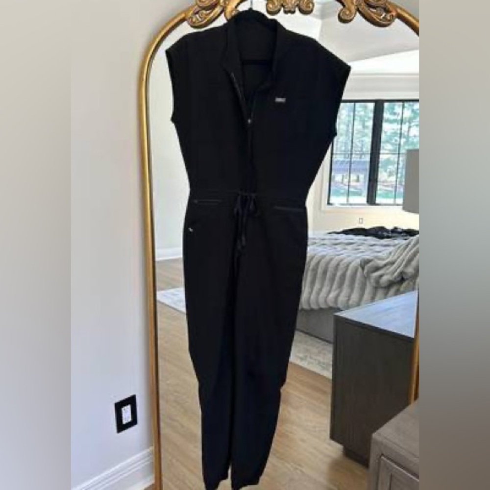 COPY - Figs Black Rafaela Scrub Jumpsuit in size XS